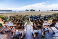Transform Pallets Into a Backyard Adirondack Chair