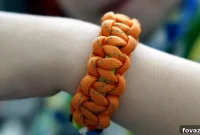 Weave Your Own Lifesaving Paracord Bracelet