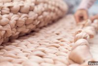 Easy Arm Knitting for Beginners