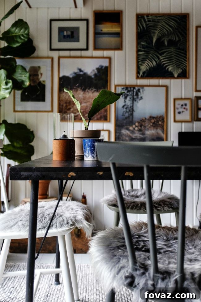 Farmhouse Gallery Wall | DIY Farmhouse Decor Ideas