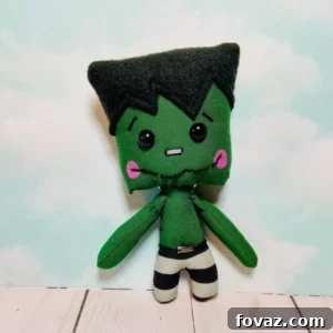 Sew Your Own Spooky Sweethearts Frankenstein Cloth Dolls 17 Various Halloween-themed decorations and crafts including pumpkins and ghosts